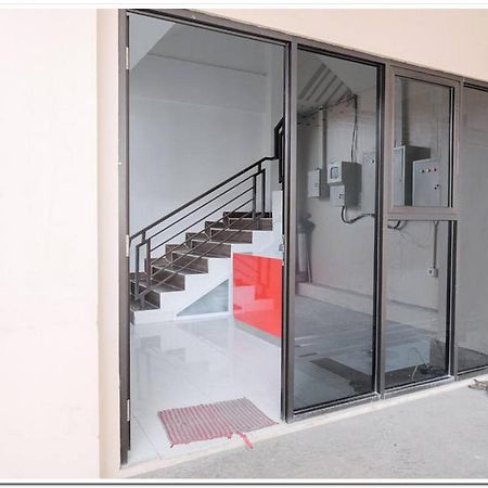 Reddoorz Near Kota Tua 2 Hotel Jacarta Exterior foto