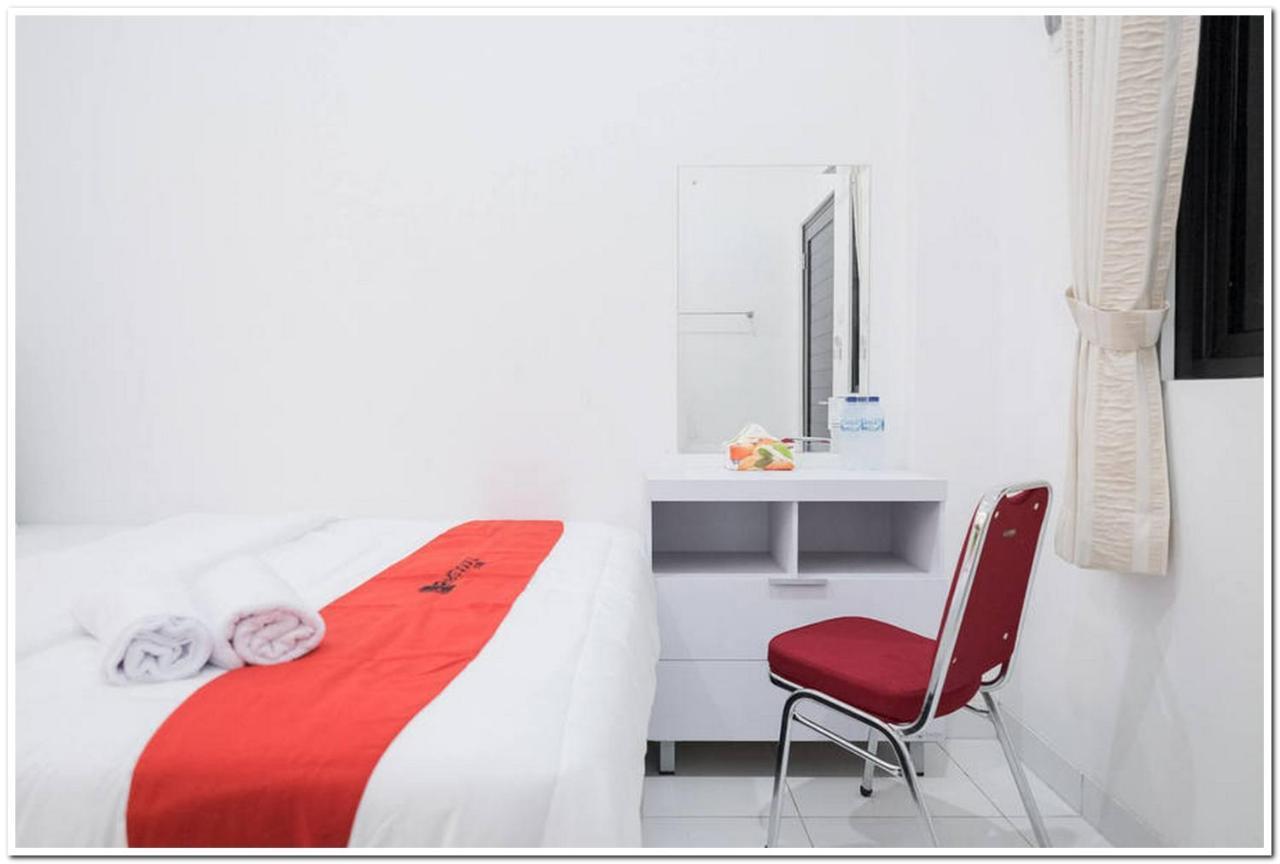 Reddoorz Near Kota Tua 2 Hotel Jacarta Exterior foto