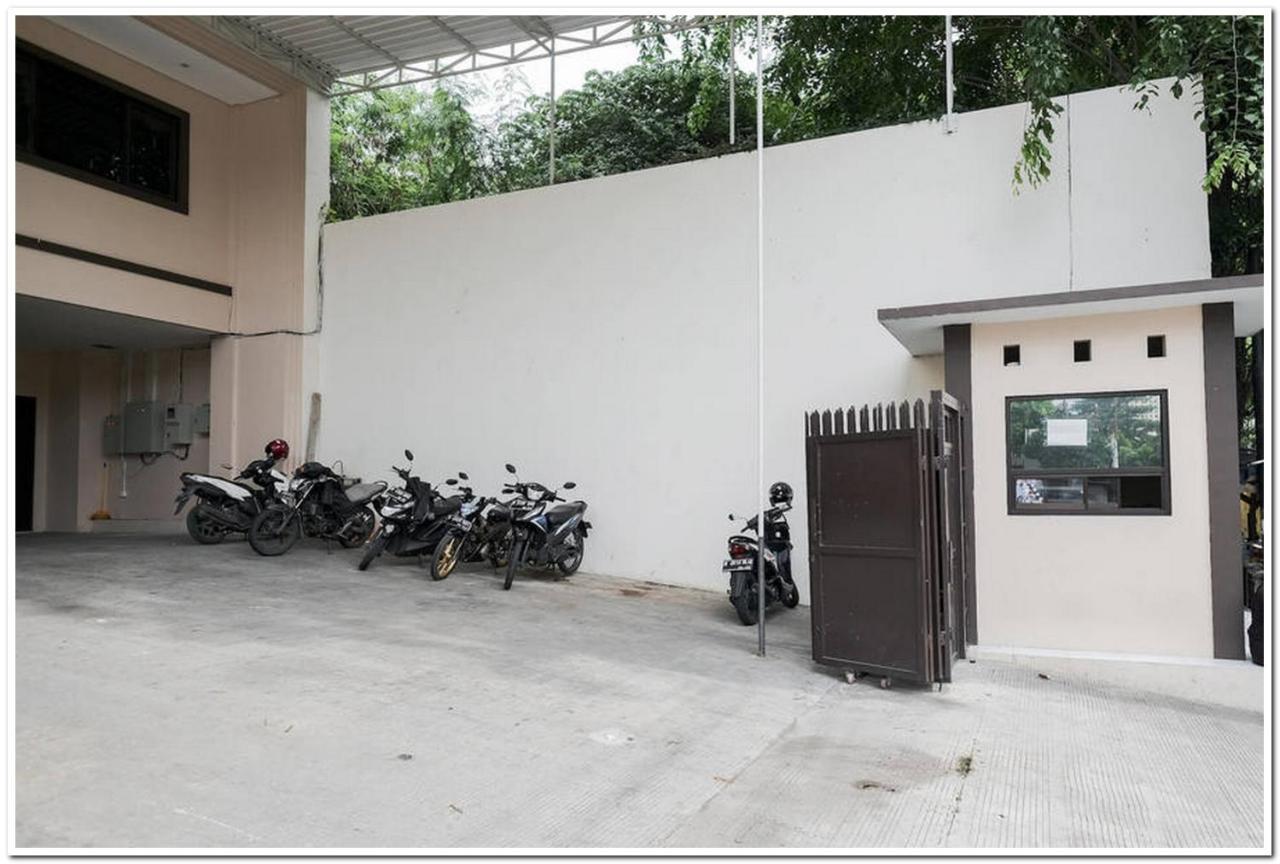 Reddoorz Near Kota Tua 2 Hotel Jacarta Exterior foto