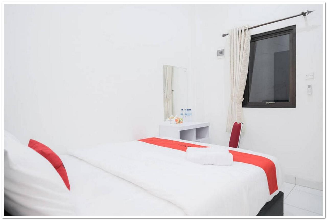 Reddoorz Near Kota Tua 2 Hotel Jacarta Exterior foto